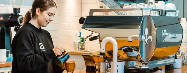 La Marzocco GB5 X 3 Group 官方产品图